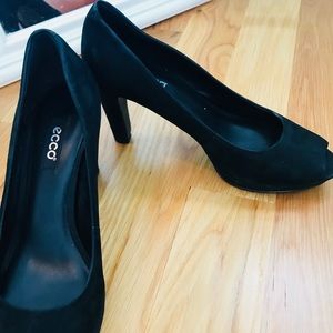Open-toe Suede Heels | Black size 10